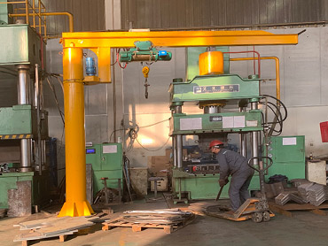 شاحنات الكهربائية Cantilever Crane